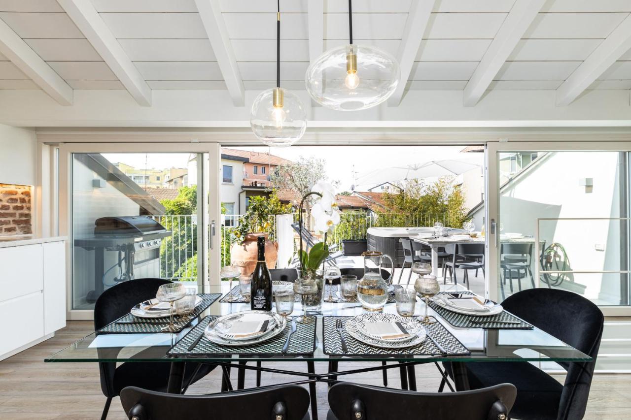 *Villa Olivo*With Private Terrace & Jacuzzi + 3Bedrooms Milan Bagian luar foto