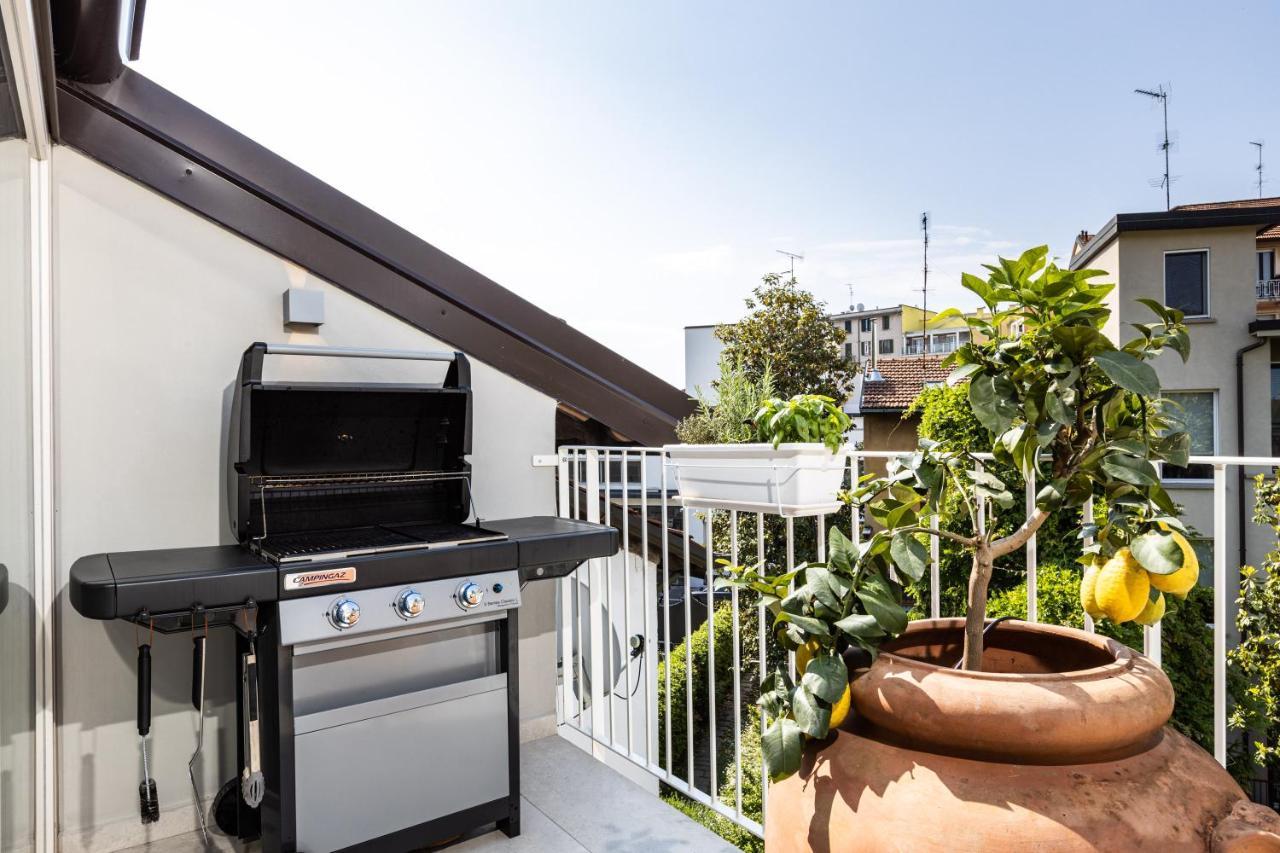 *Villa Olivo*With Private Terrace & Jacuzzi + 3Bedrooms Milan Bagian luar foto