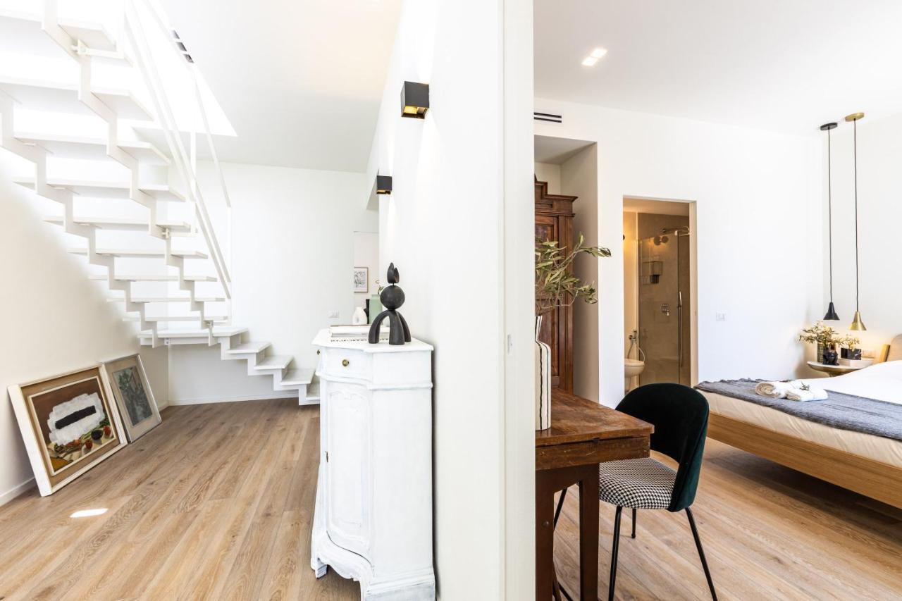 *Villa Olivo*With Private Terrace & Jacuzzi + 3Bedrooms Milan Bagian luar foto