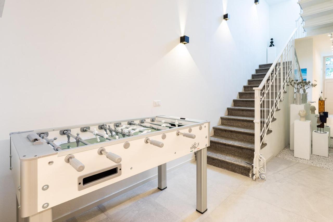 *Villa Olivo*With Private Terrace & Jacuzzi + 3Bedrooms Milan Bagian luar foto