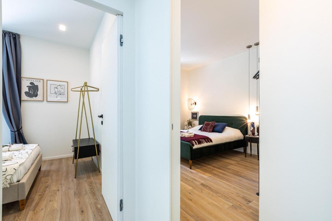 *Villa Olivo*With Private Terrace & Jacuzzi + 3Bedrooms Milan Bagian luar foto