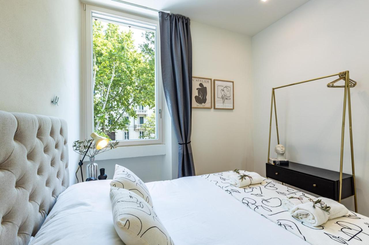 *Villa Olivo*With Private Terrace & Jacuzzi + 3Bedrooms Milan Bagian luar foto