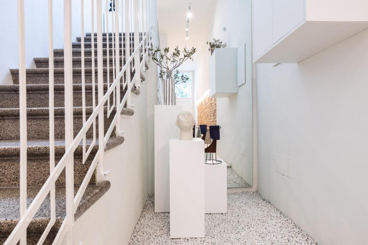 *Villa Olivo*With Private Terrace & Jacuzzi + 3Bedrooms Milan Bagian luar foto