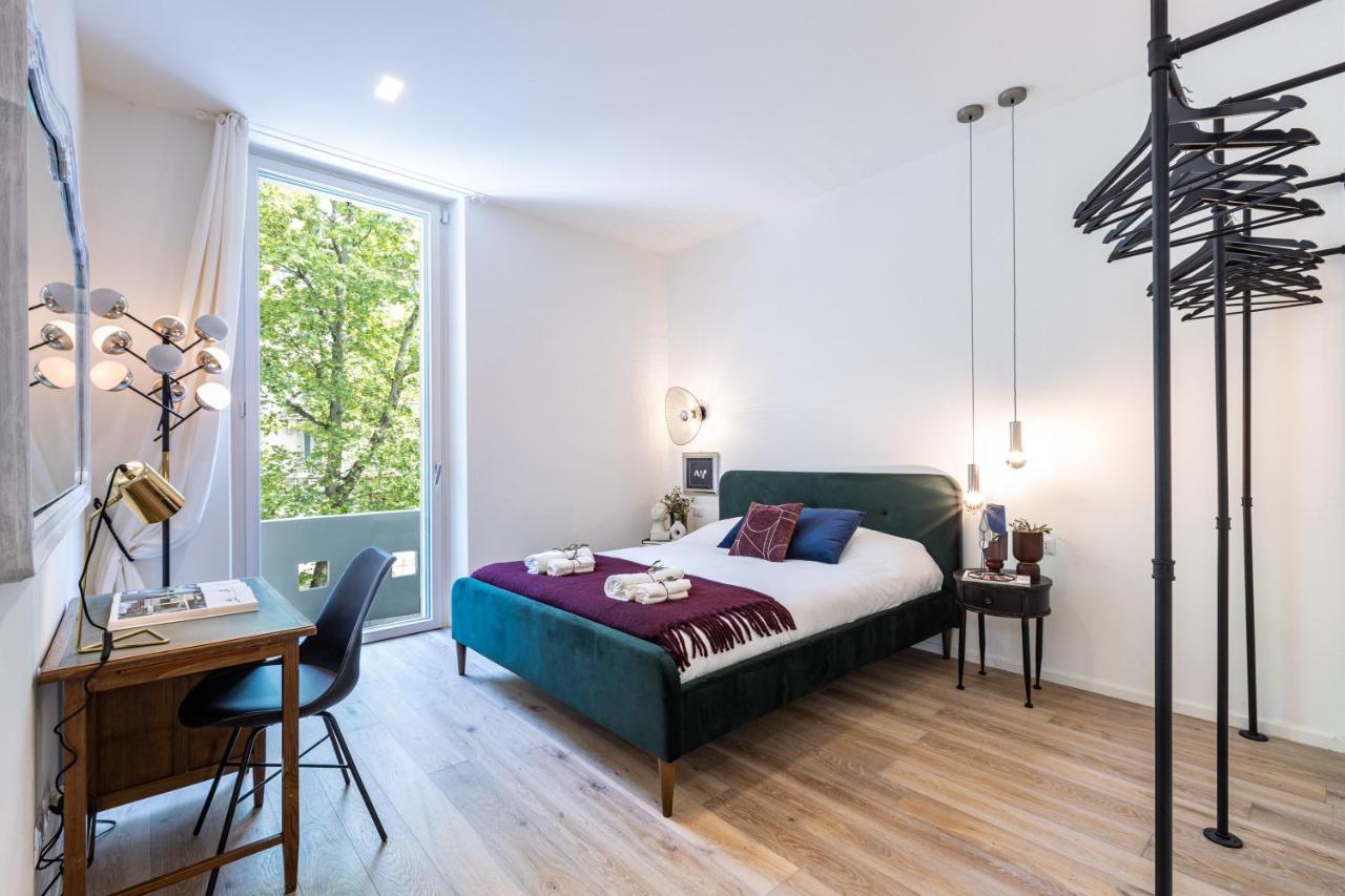 *Villa Olivo*With Private Terrace & Jacuzzi + 3Bedrooms Milan Bagian luar foto